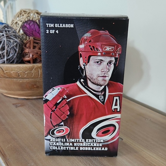 🏒 Carolina Hurricanes Tim Gleason Bobblehead – Limited Edition 2010, Boxed - Picture 2 of 16